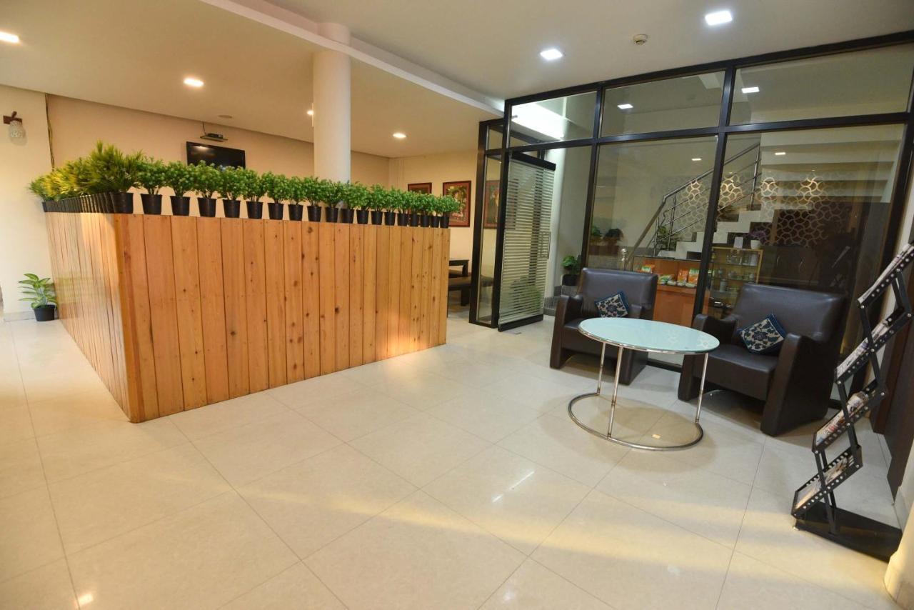 Dibrugarh Club House Hotel Екстериор снимка